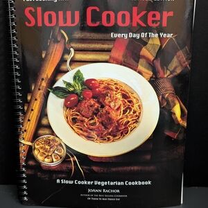 Slow Cooker Vegetarian Cookbook
